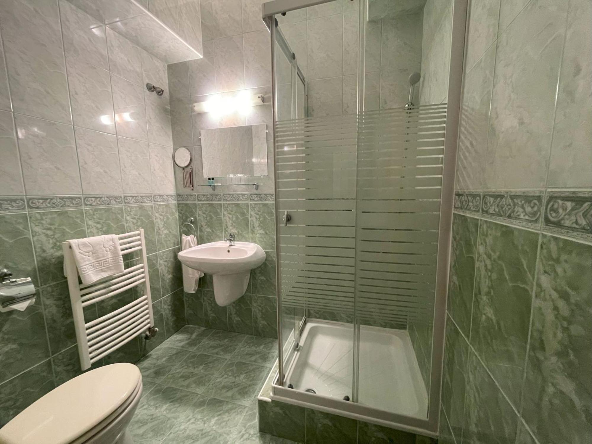 Koenig Hotel Nagykanizsa Bagian luar foto