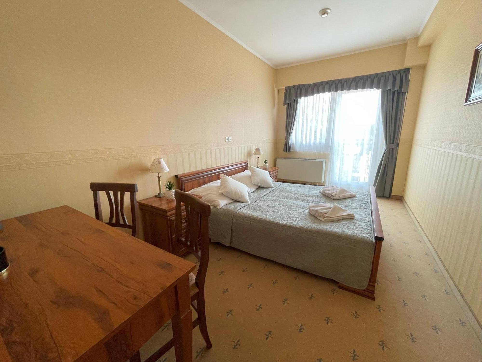 Koenig Hotel Nagykanizsa Bagian luar foto